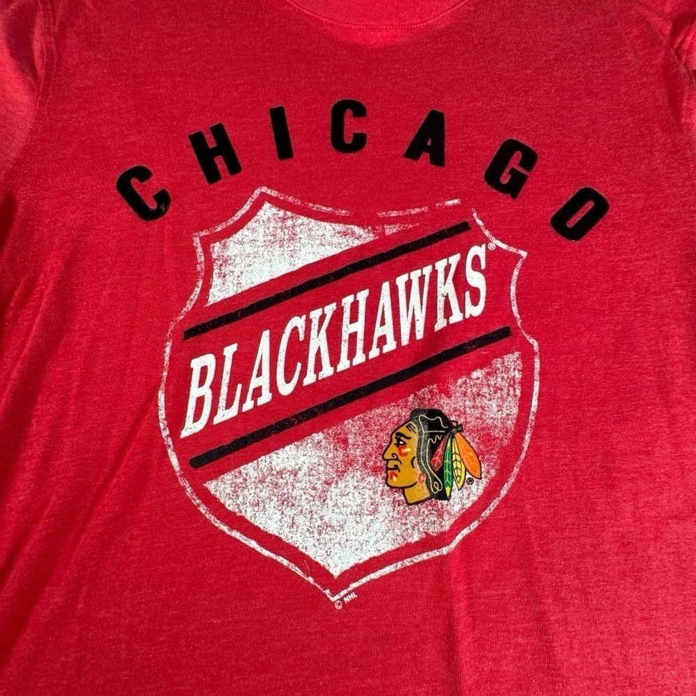 G-III Sports Chicago Blackhawks Shirt XL NHL Carl Banks Red Tri-Blend Tee NWT - Picture 2 of 9